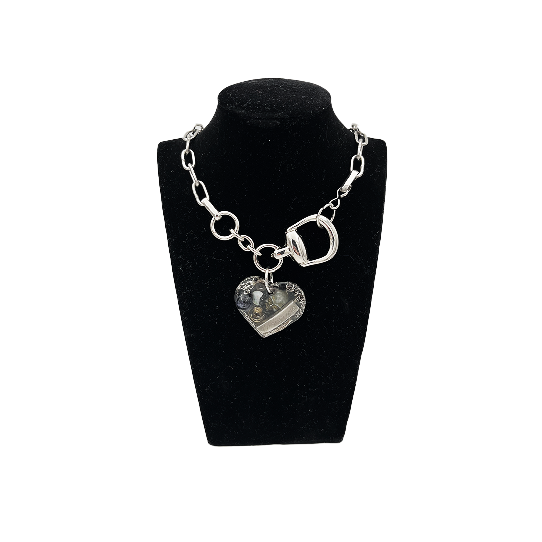 COLLIER_CHRISTINE