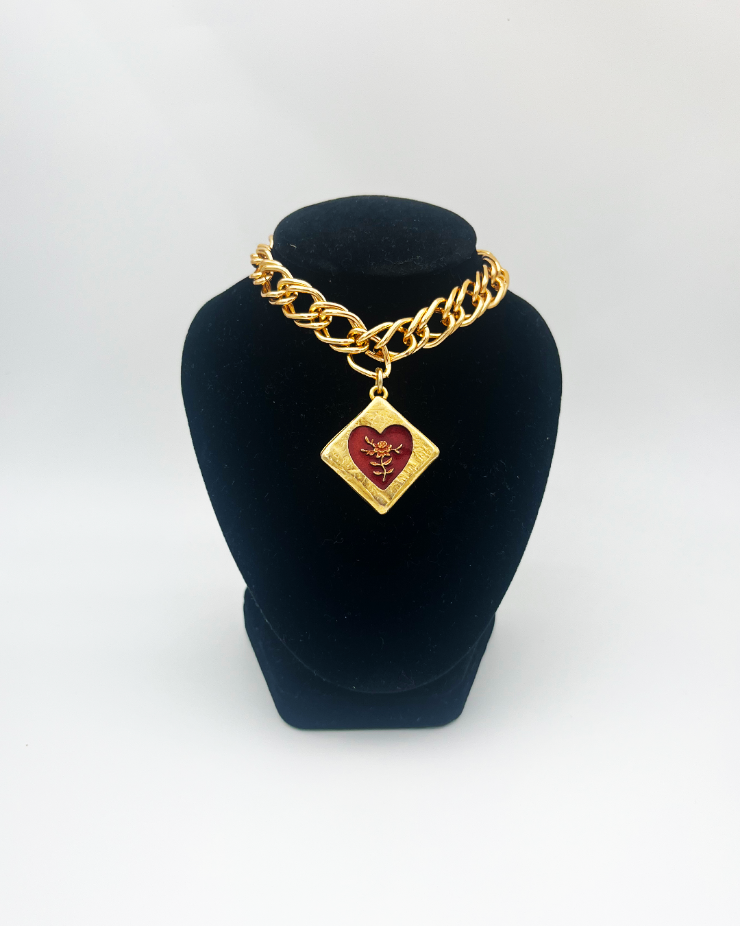 COLLIER_SECRET