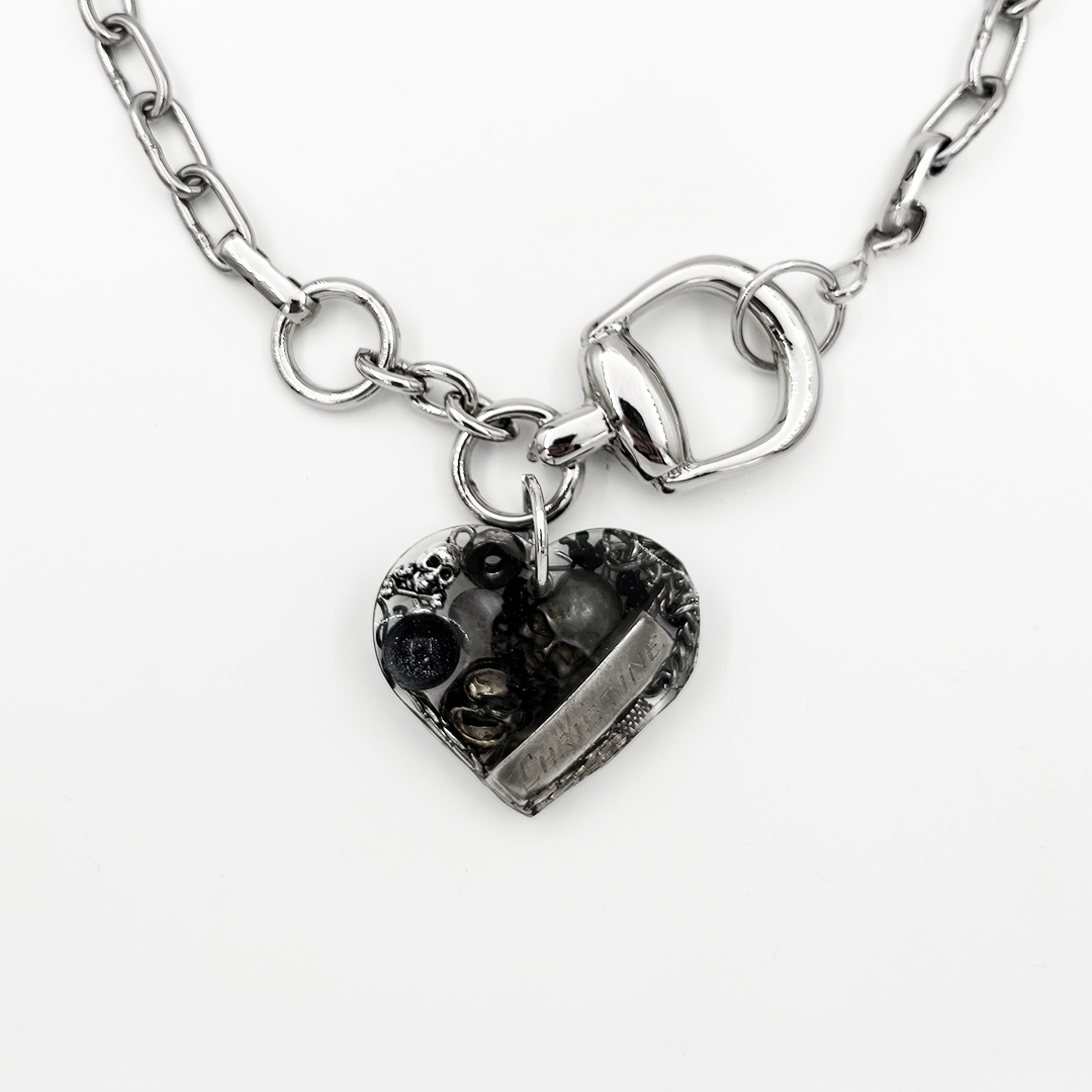 COLLIER_CHRISTINE