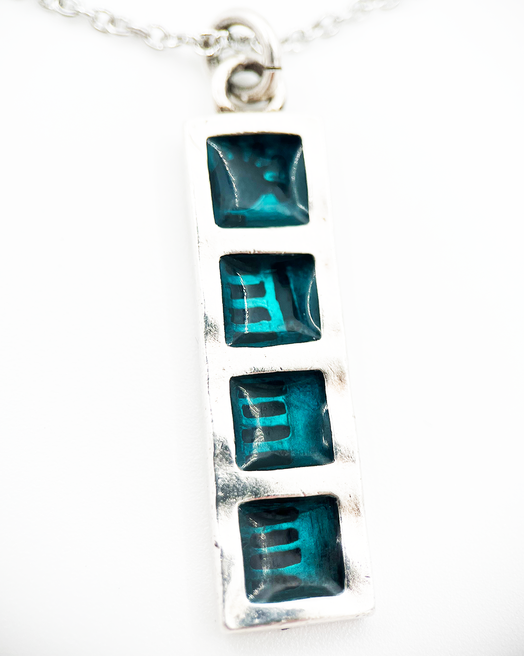 COLLIER_BICHE DE BERE UPCYCLÉ