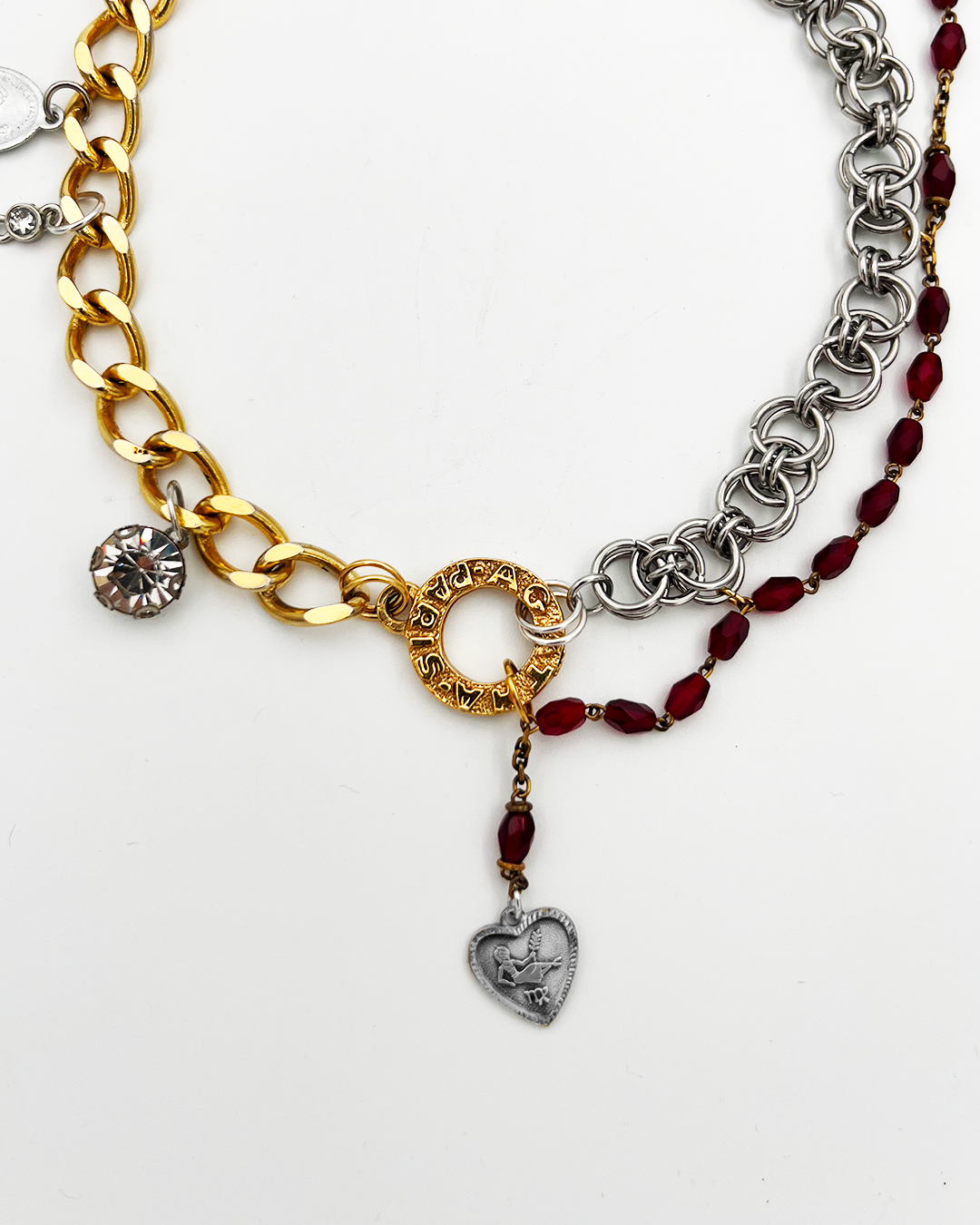 COLLIER_LANA