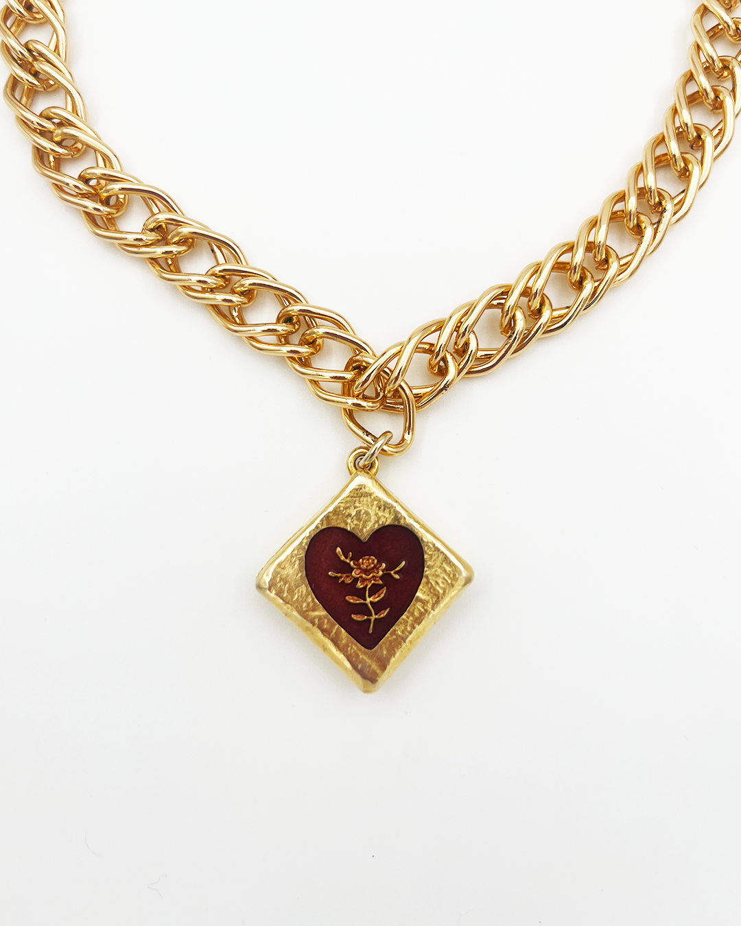 COLLIER_SECRET
