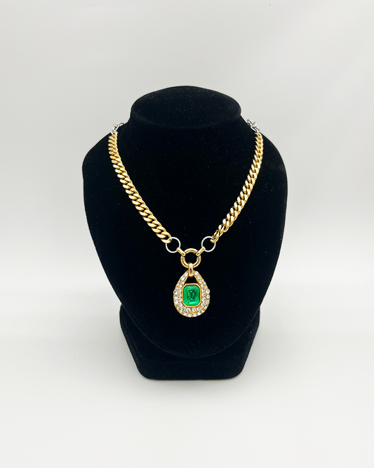 COLLIER_GREEN