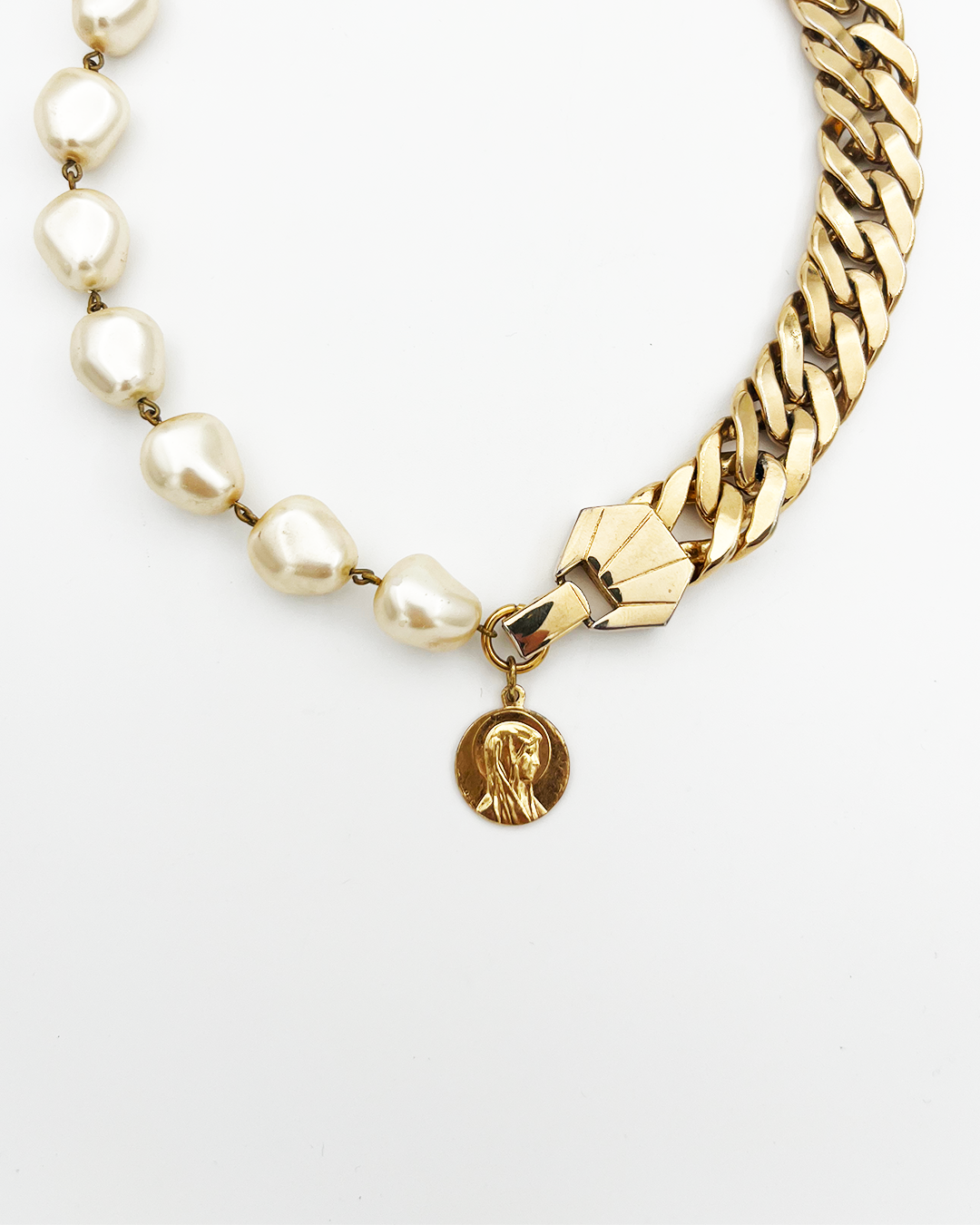 COLLIER_PEARL