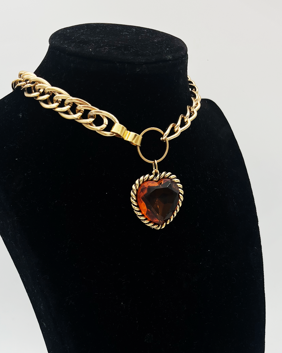 COLLIER_ORANGE HEART