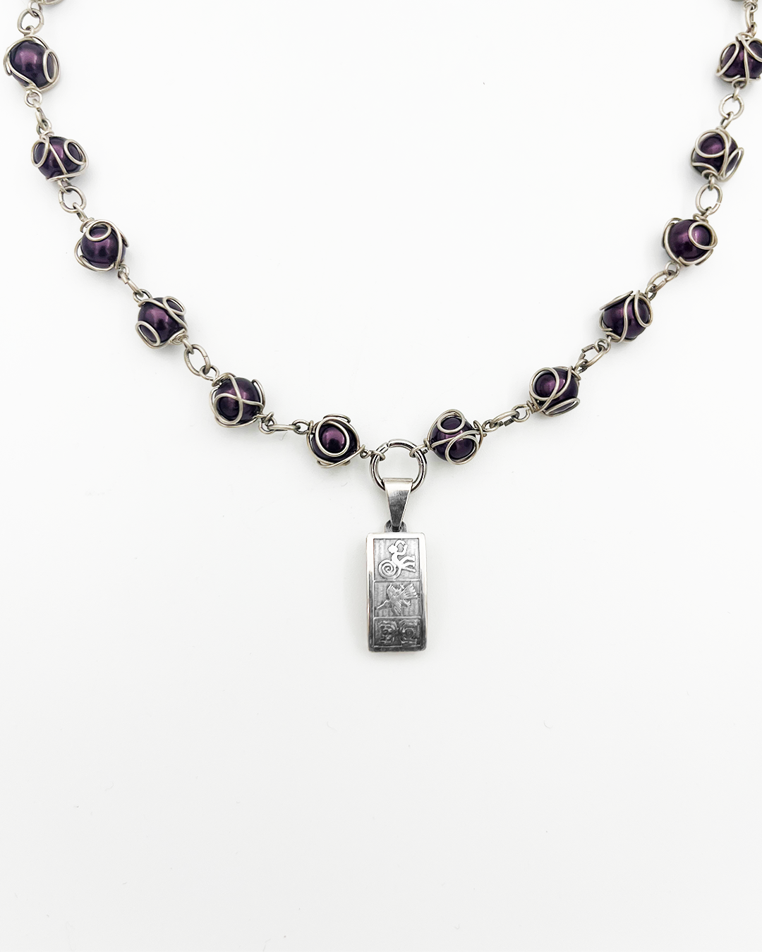 COLLIER_PURPLE