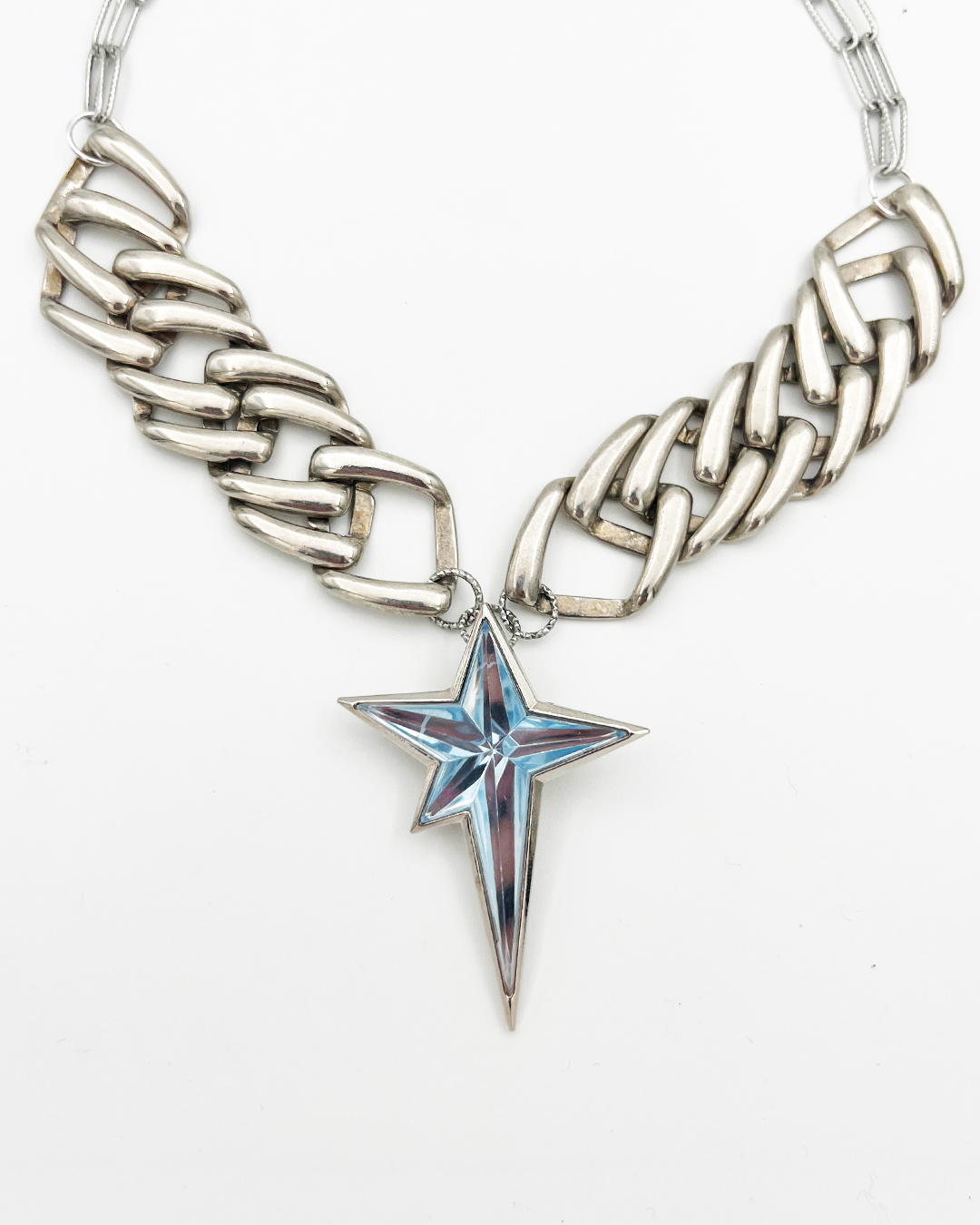 COLLIER_MUGLER