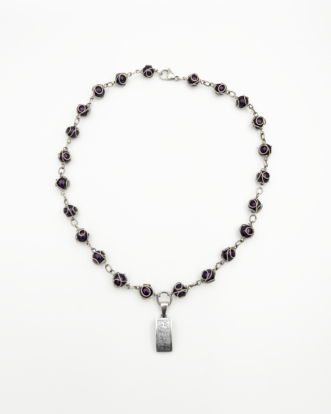COLLIER_PURPLE