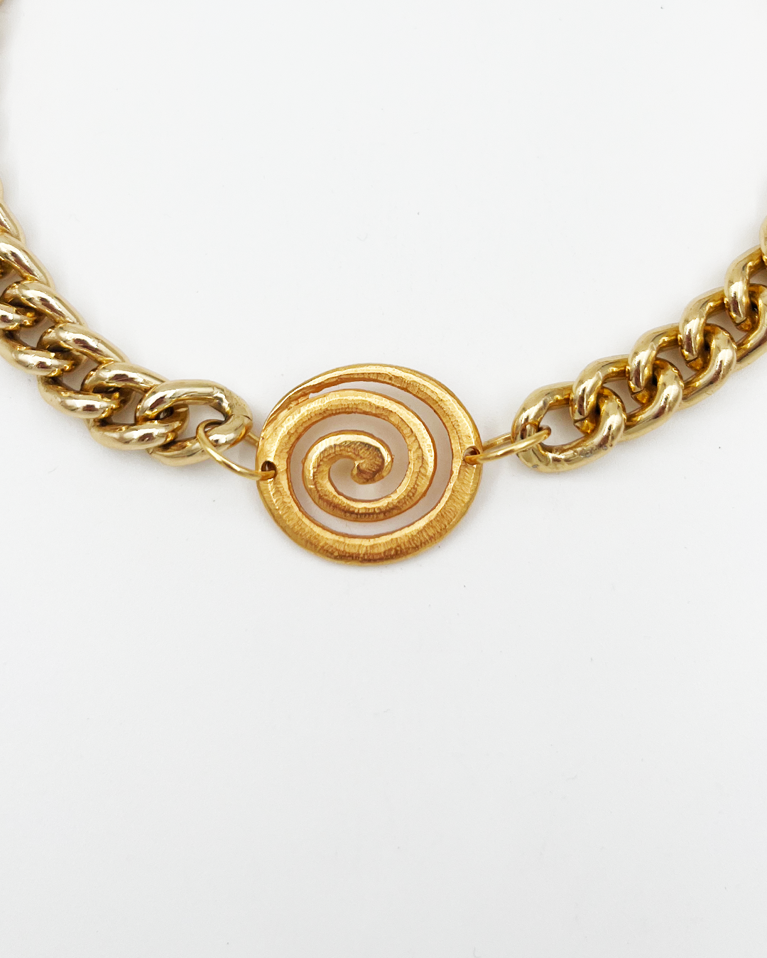COLLIER_HYPNOTIC