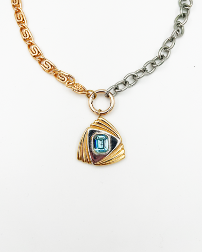 COLLIER_BLUE TRIANGLE